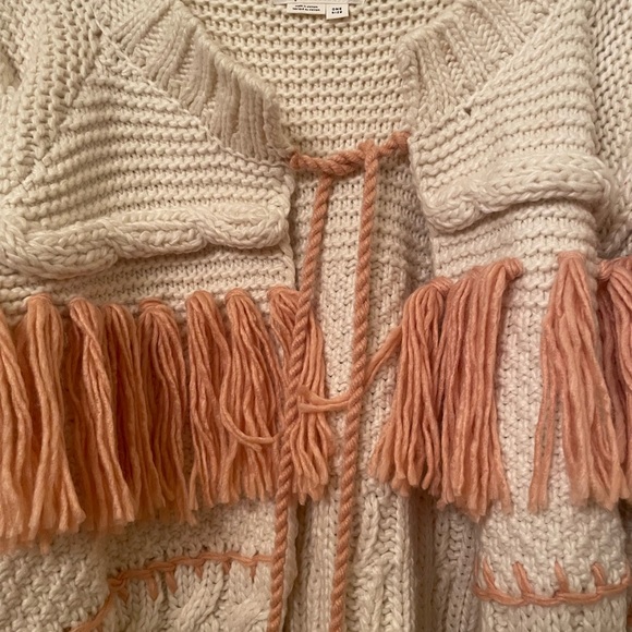 Beautiful Anthropologie Cream Tassel Cardigan One Size - Picture 4 of 11